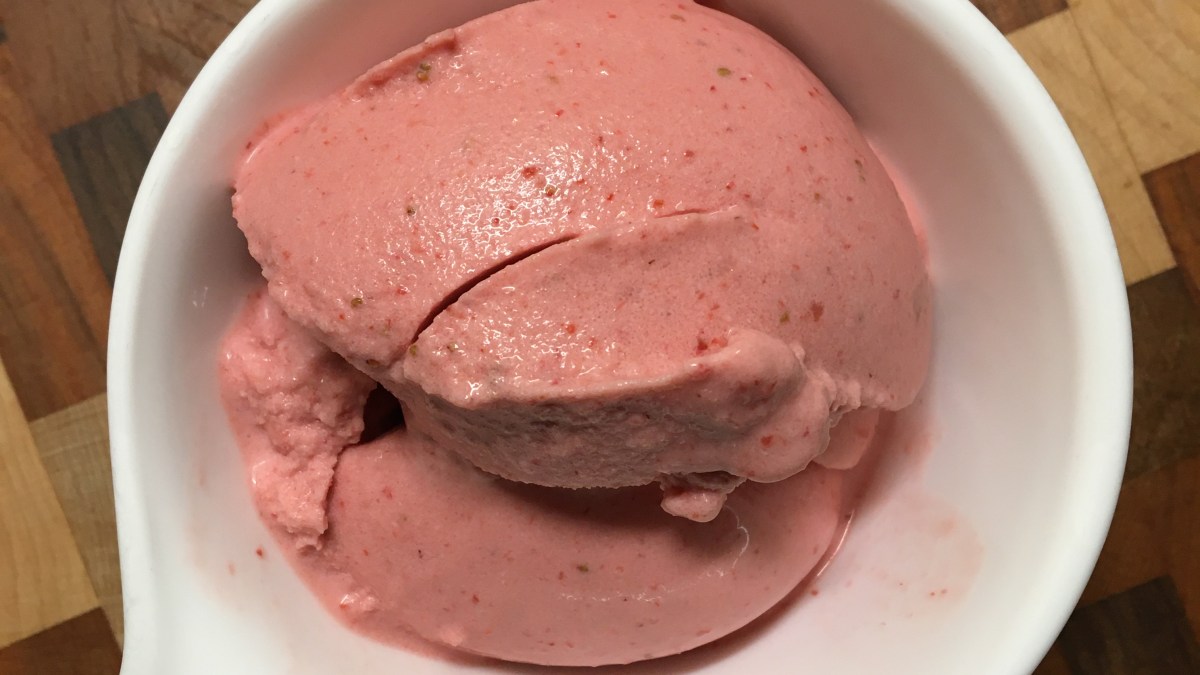 3 Ingredient Strawberry Ice Cream- dairy free, sugar&nbsp;free